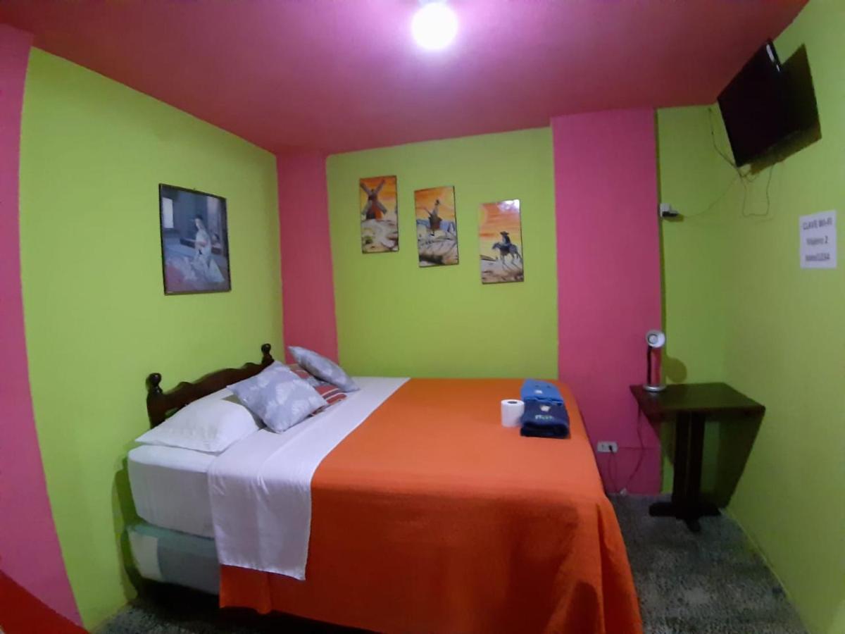 Hotel Casa Del Viajero Quetzaltenango Exterior photo