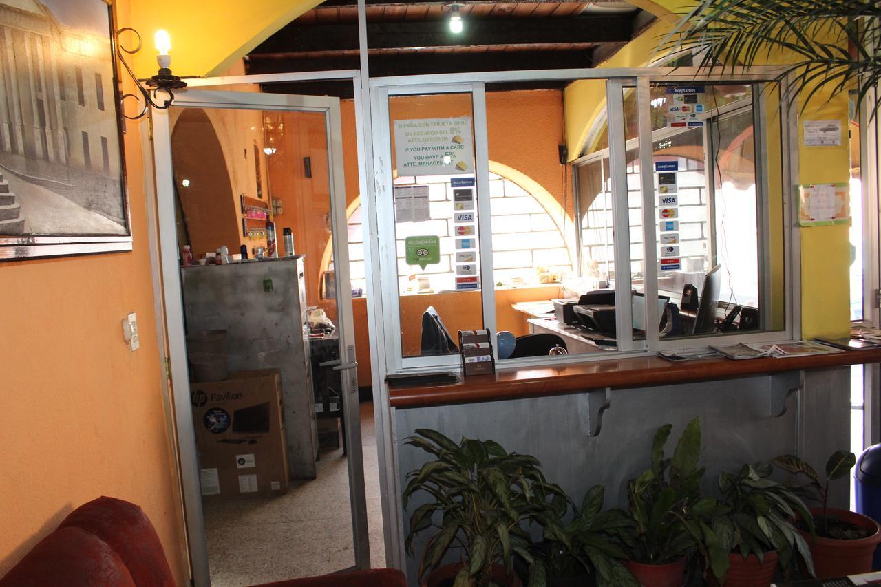 Hotel Casa Del Viajero Quetzaltenango Exterior photo